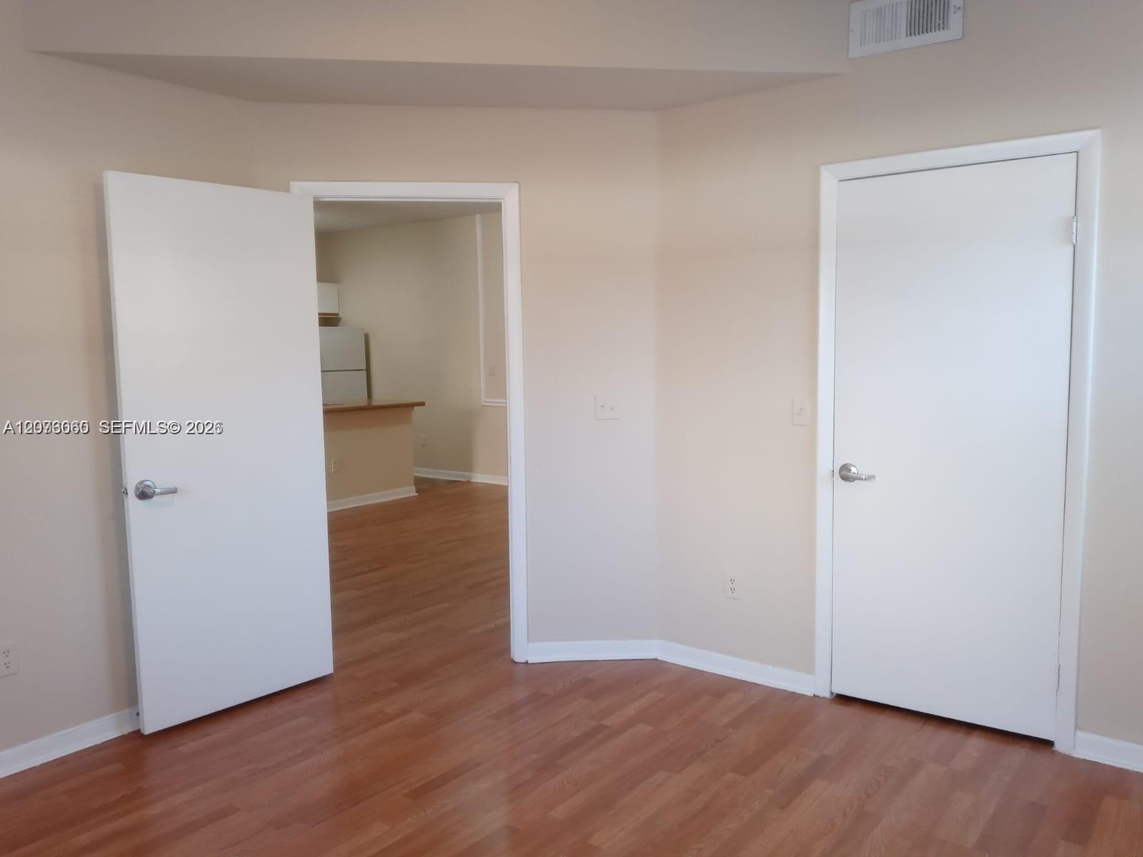 18304 Nw 68th Avenue N Property Photo 9