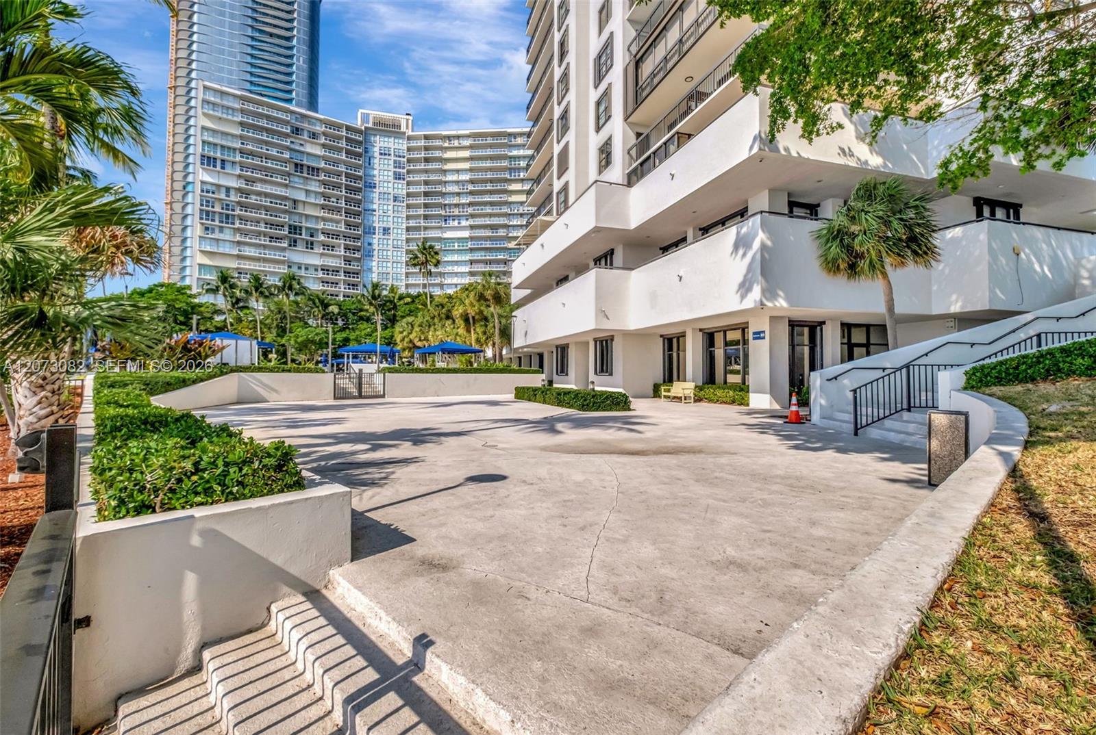 2333 Brickell Avenue 2814 Property Photo 16