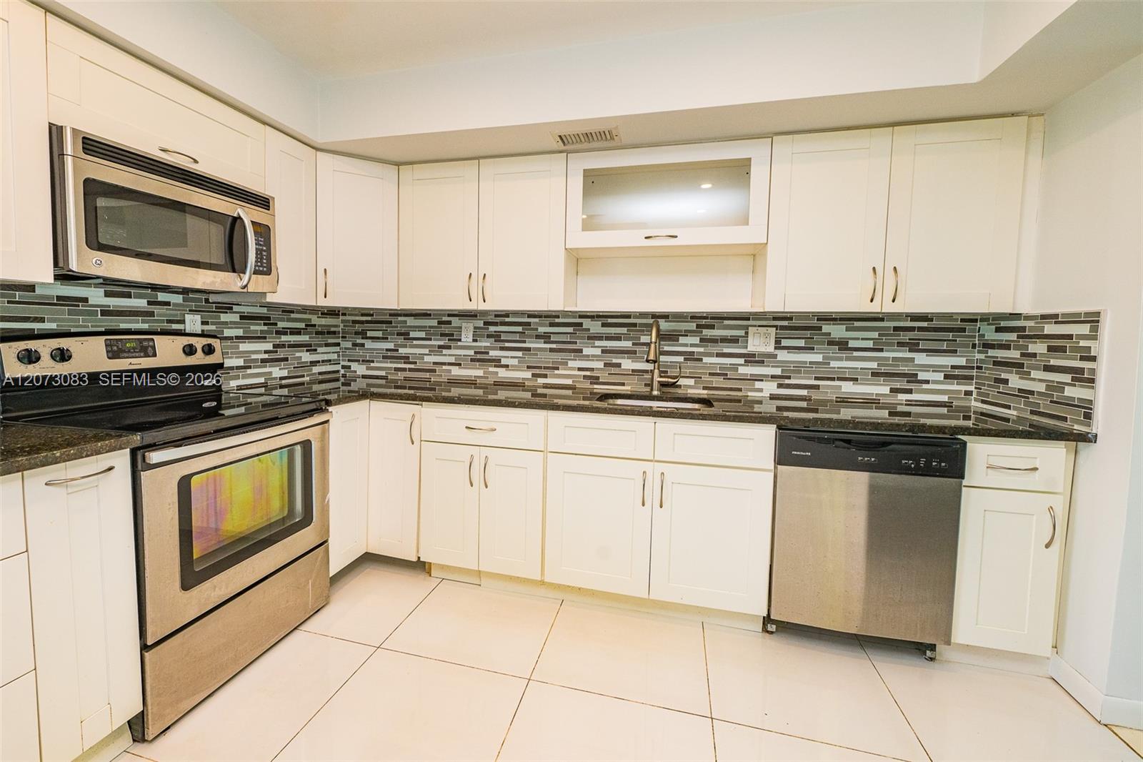 A12073083 Property Photo 3