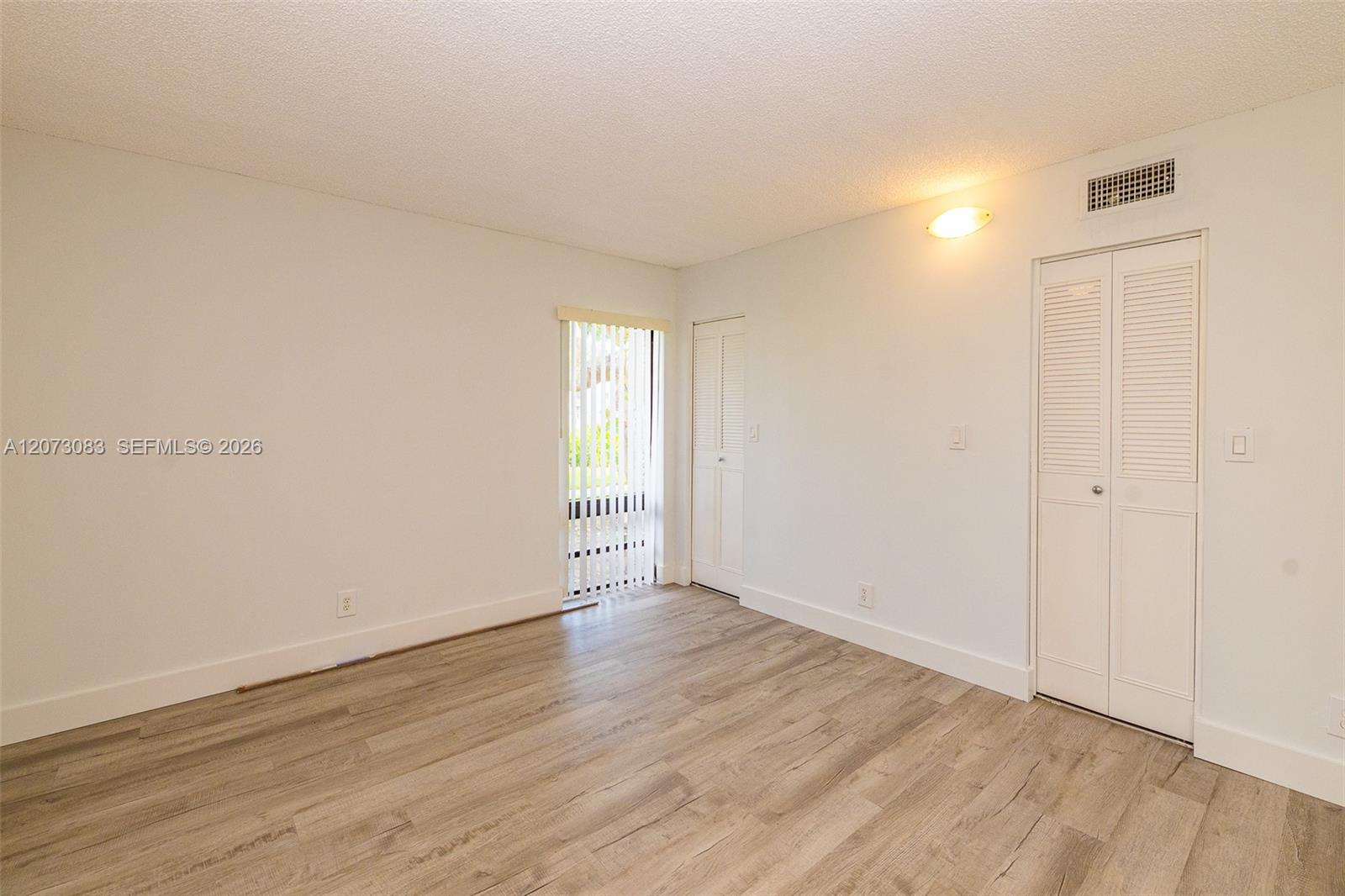 A12073083 Property Photo 22