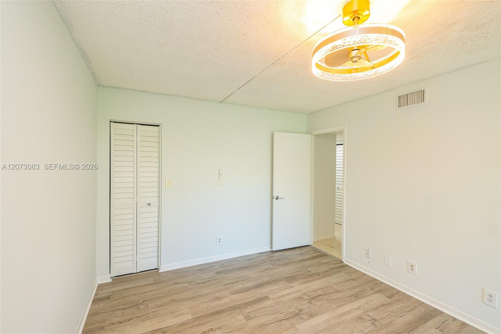 A12073083 Property Photo 30