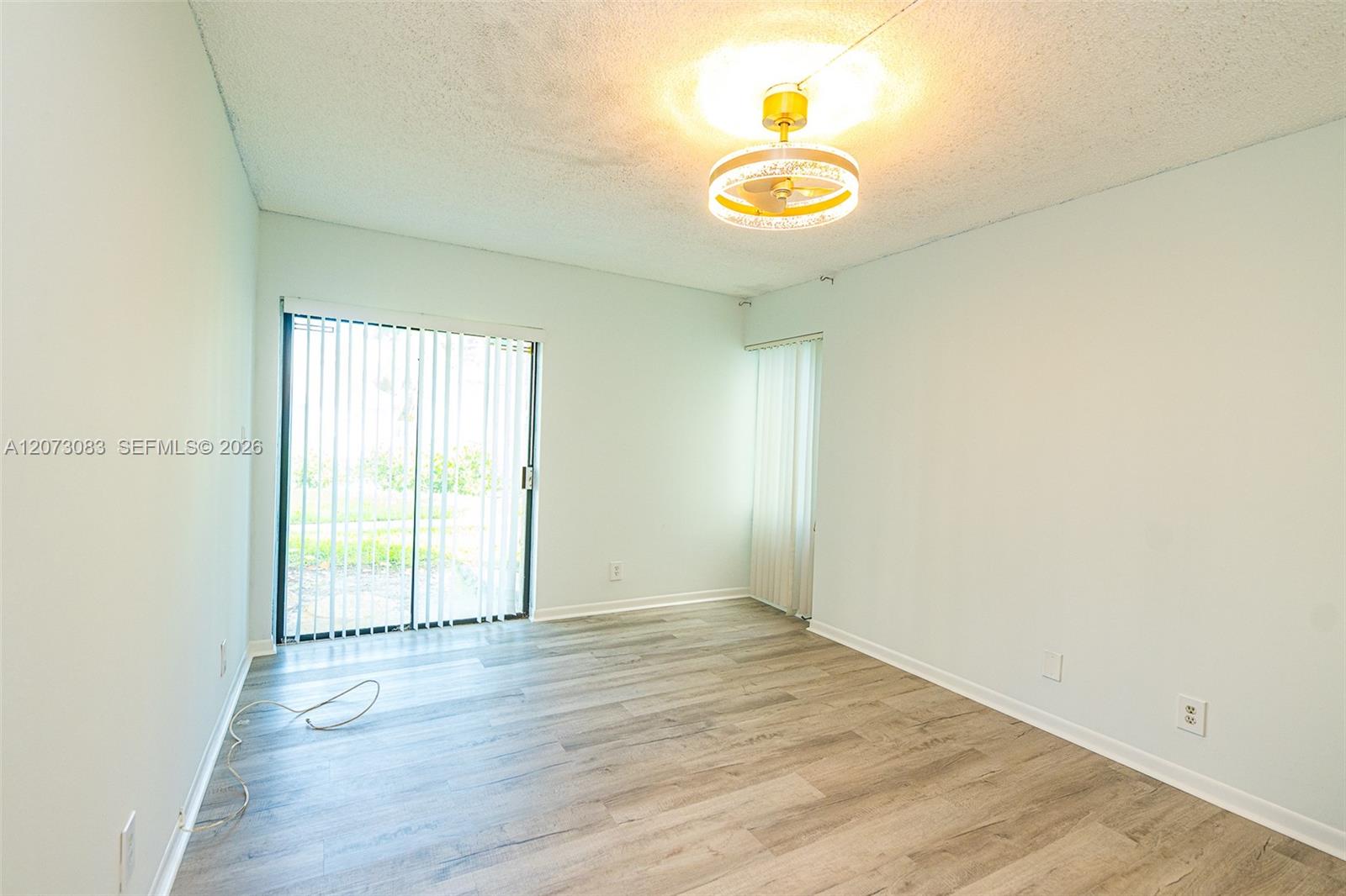 A12073083 Property Photo 31