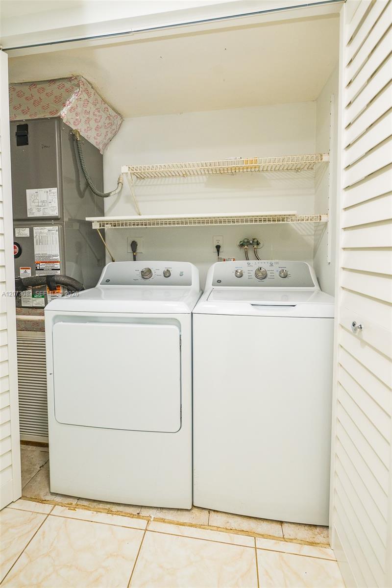 A12073083 Property Photo 32