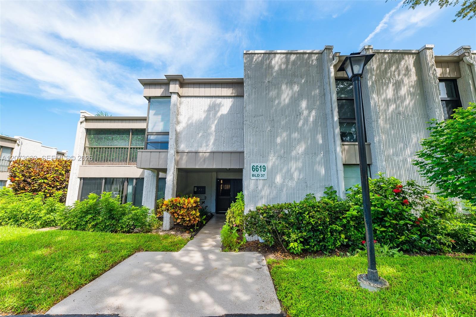 A12073083 Property Photo 37