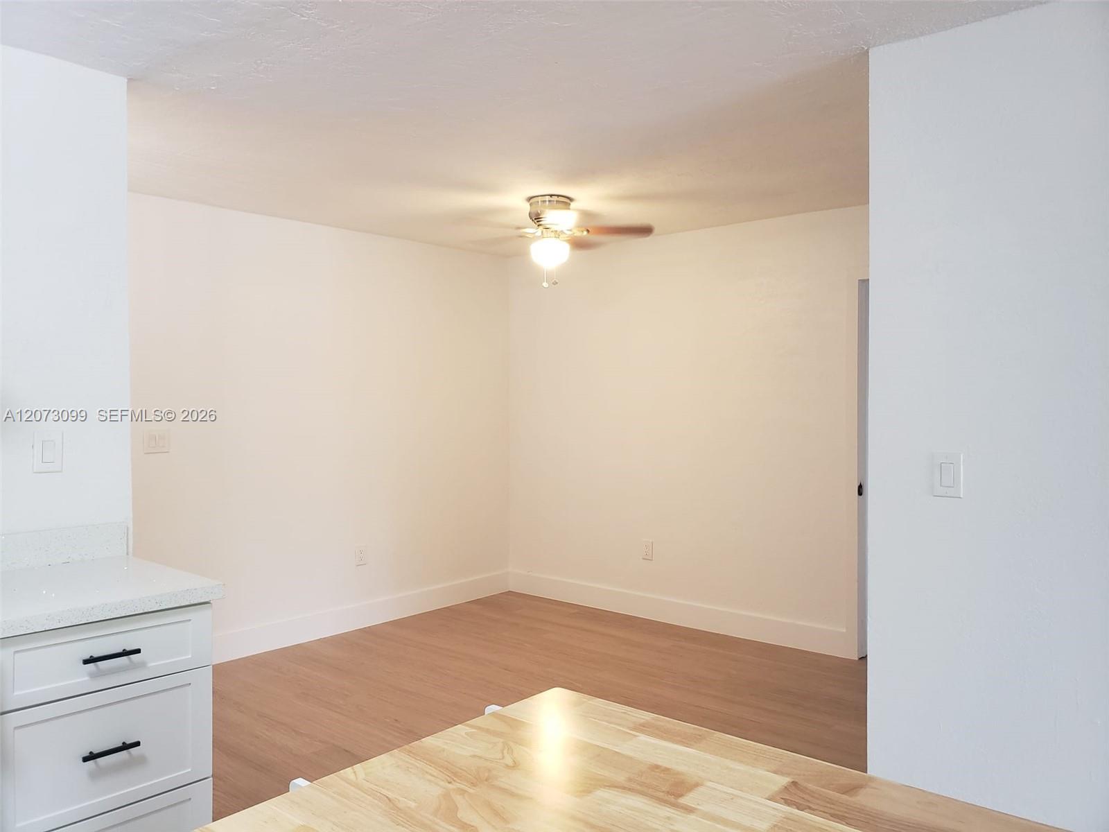 A12073099 Property Photo 8