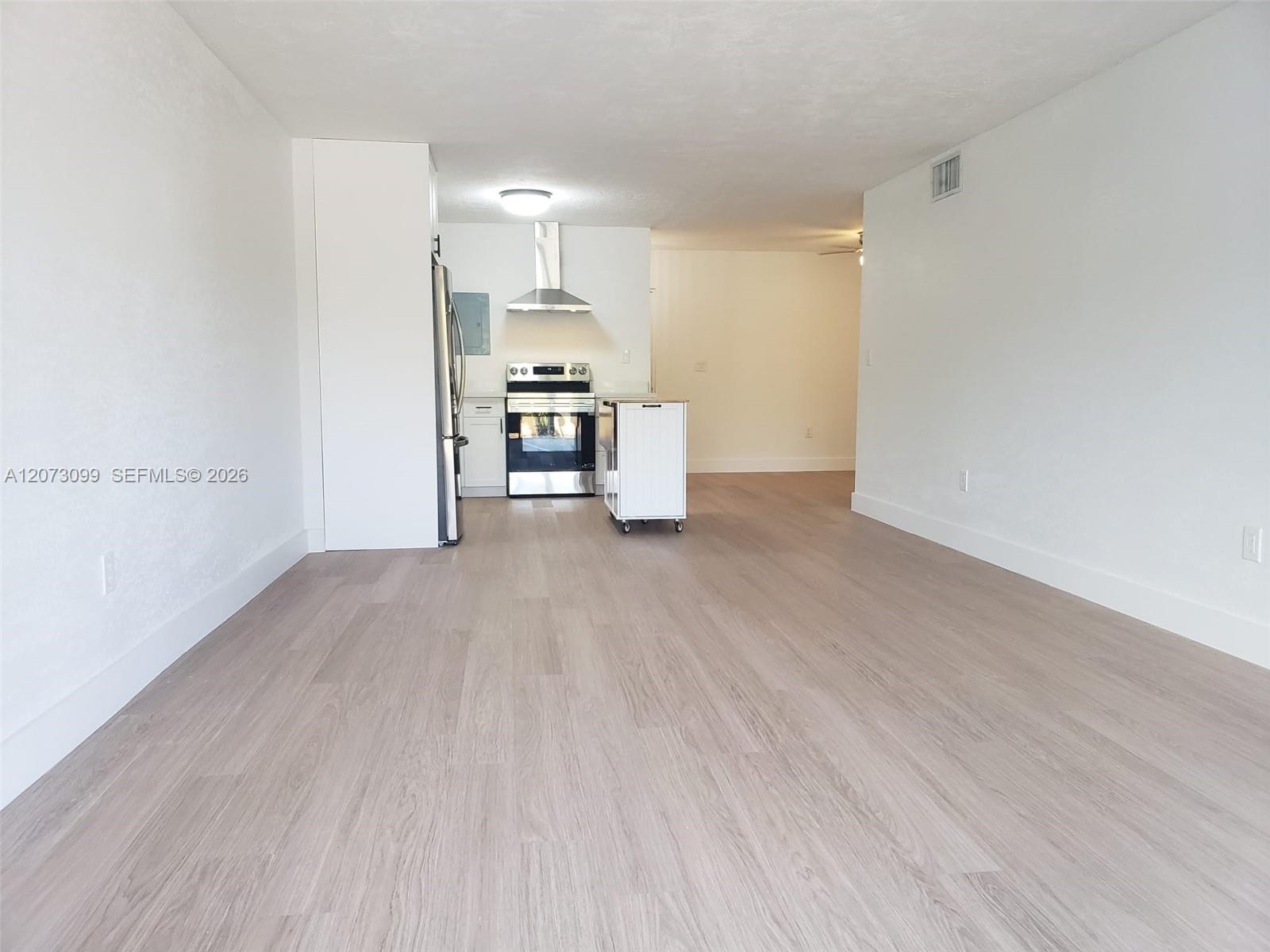 A12073099 Property Photo 9