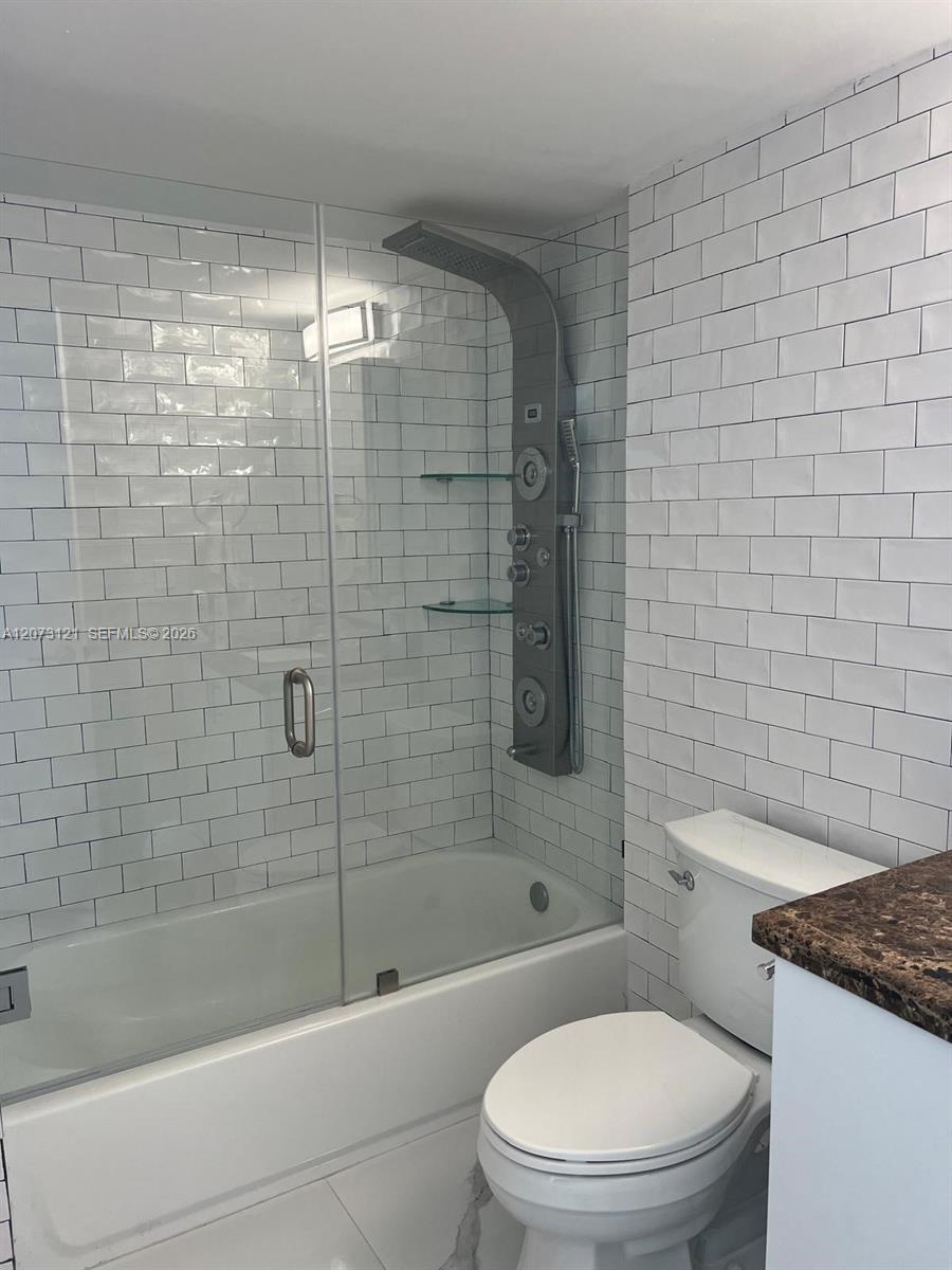 9273 Collins Avenue 606 Property Photo 9