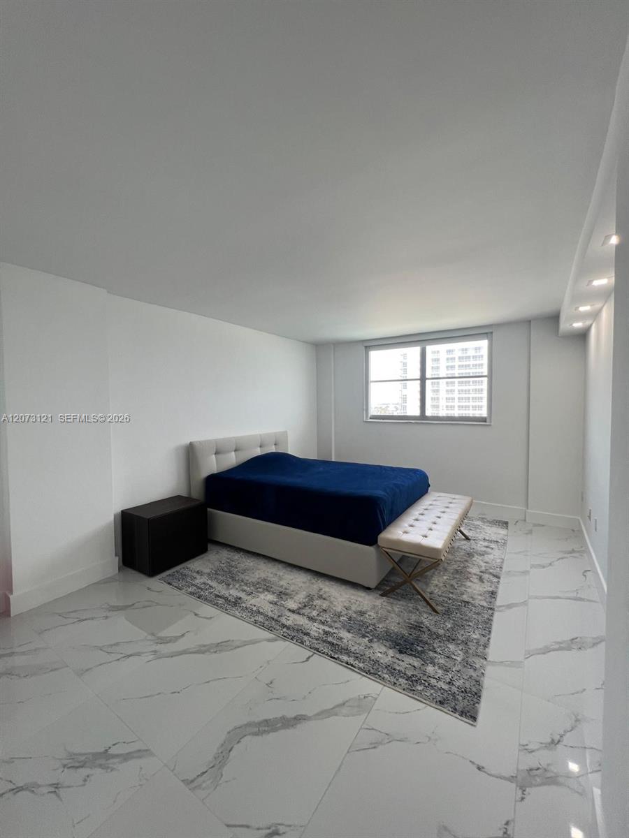 9273 Collins Avenue 606 Property Photo 17