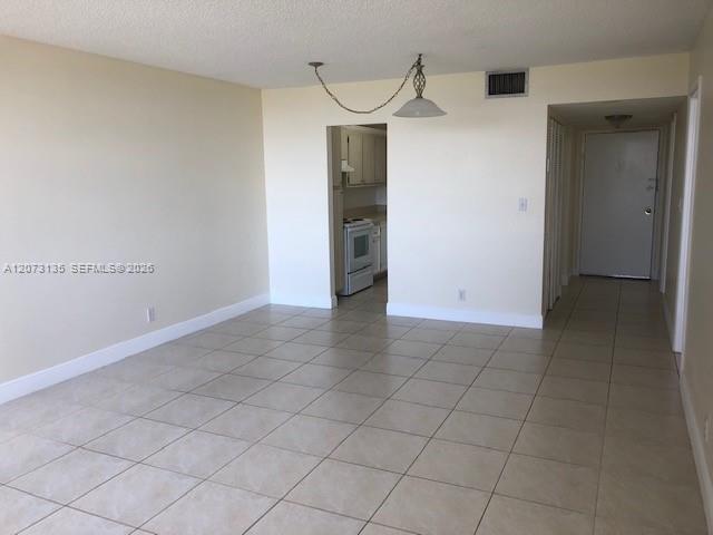 2025 Ne 164th Street 801 Property Photo 3