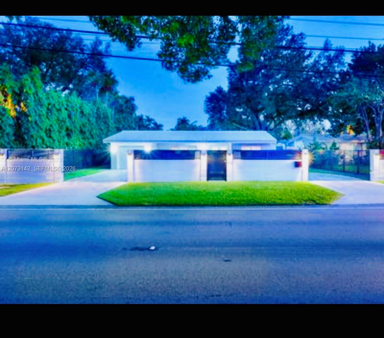 932 Bird Road Property Photo 5