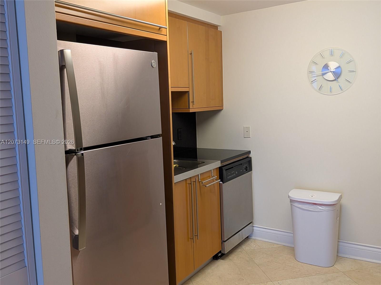 A12073149 Property Photo 25
