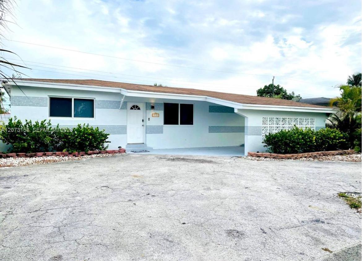 7904 Miramar Parkway Property Photo 5