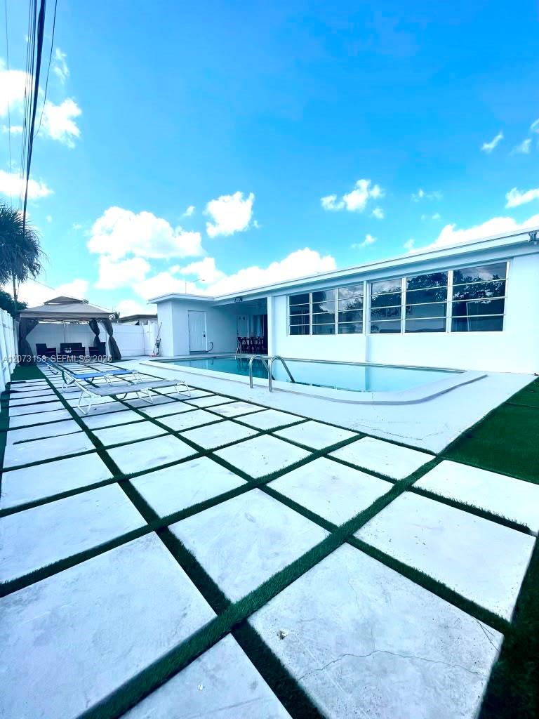 7904 Miramar Parkway Property Photo 6