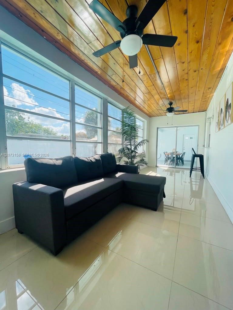 7904 Miramar Parkway Property Photo 11
