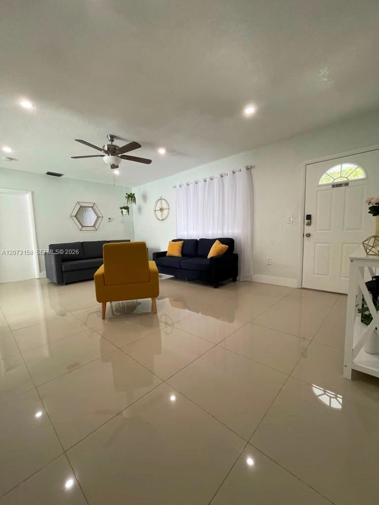 7904 Miramar Parkway Property Photo 18