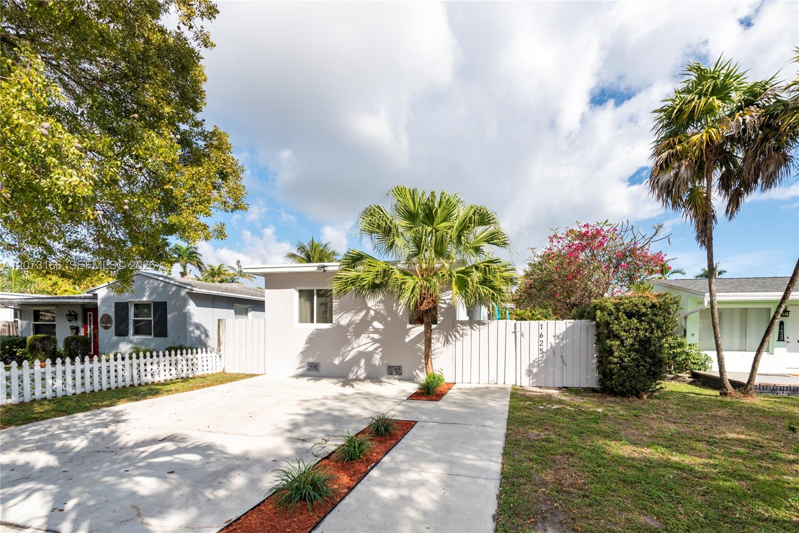 1625 Fletcher Street 1 Property Photo 2