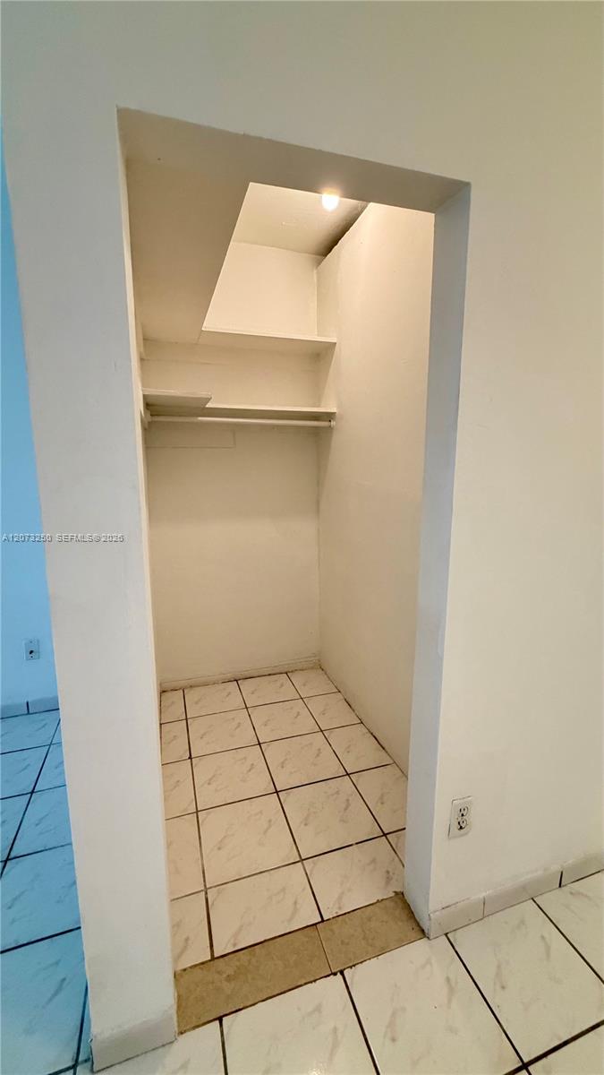 1234 Euclid Avenue 4 Property Photo 9