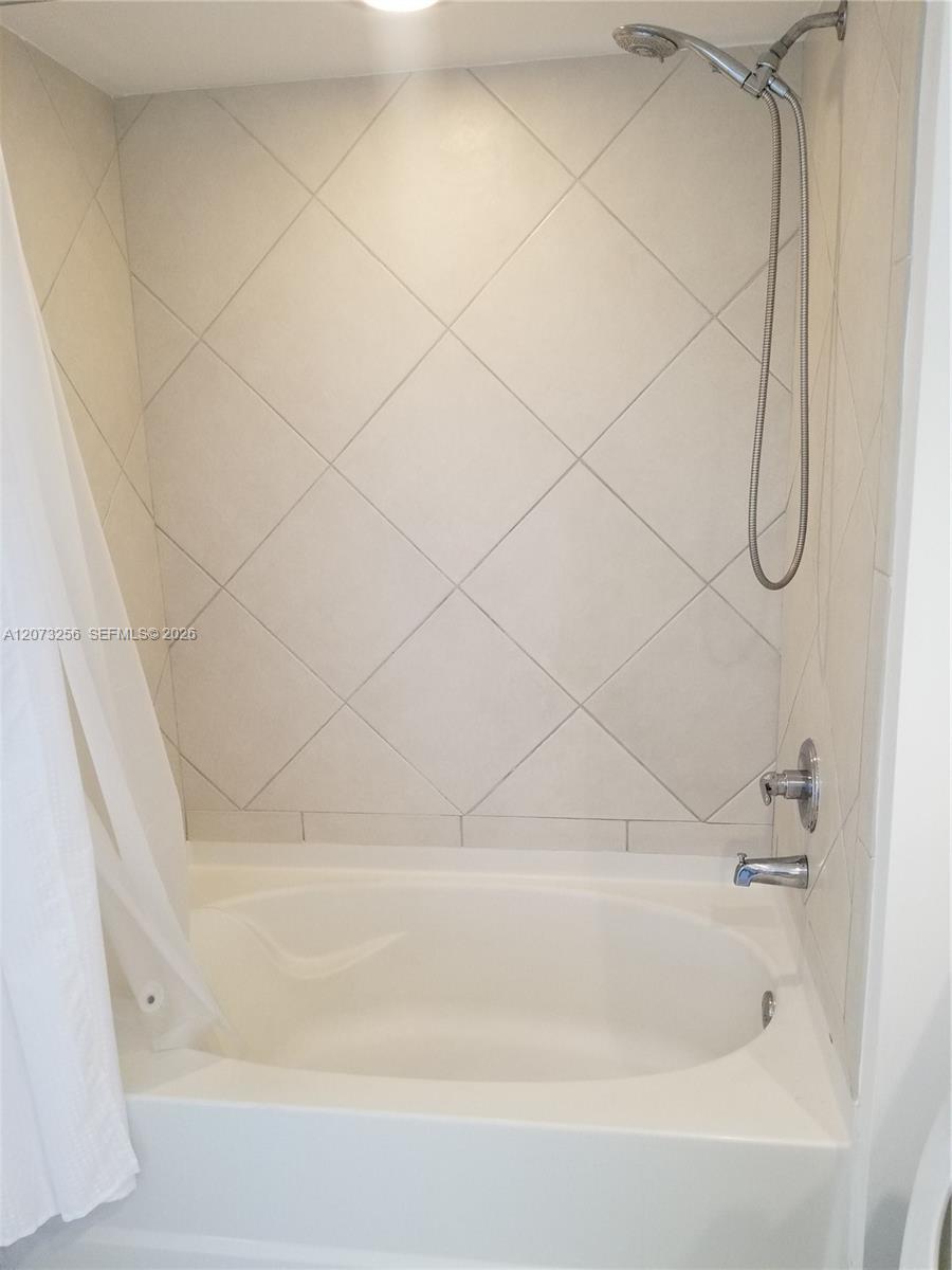 335 S Biscayne Boulevard 3802 Property Photo 14
