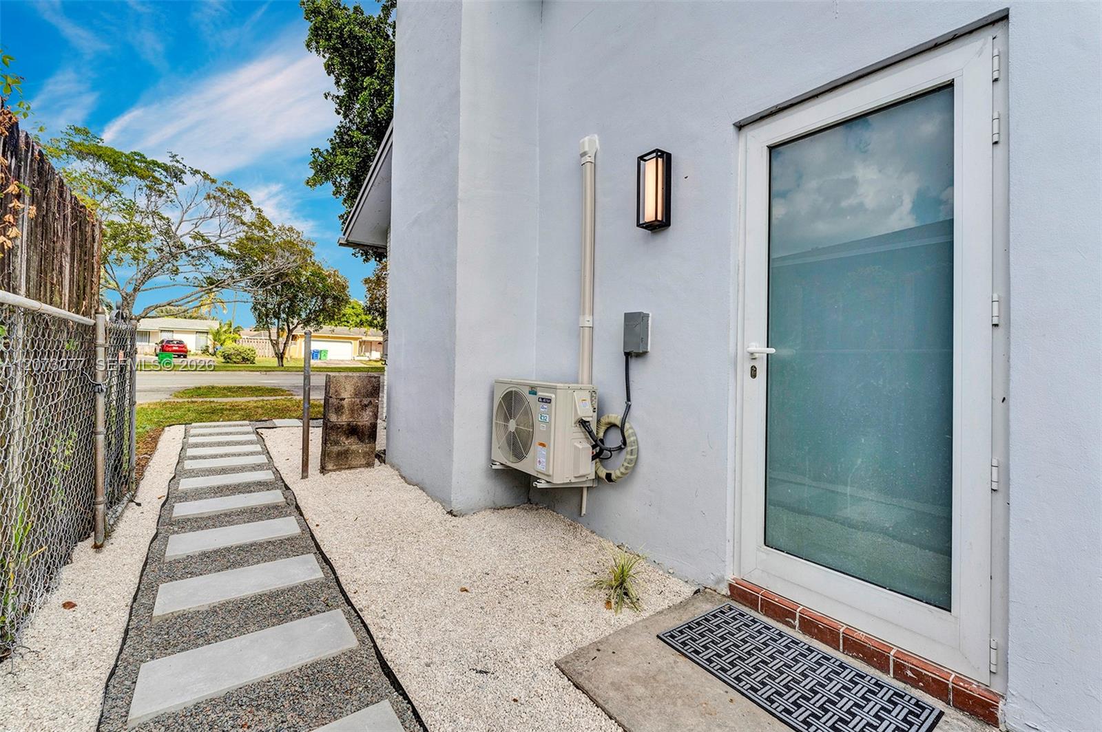 10430 Sunset Strip S Property Photo 4