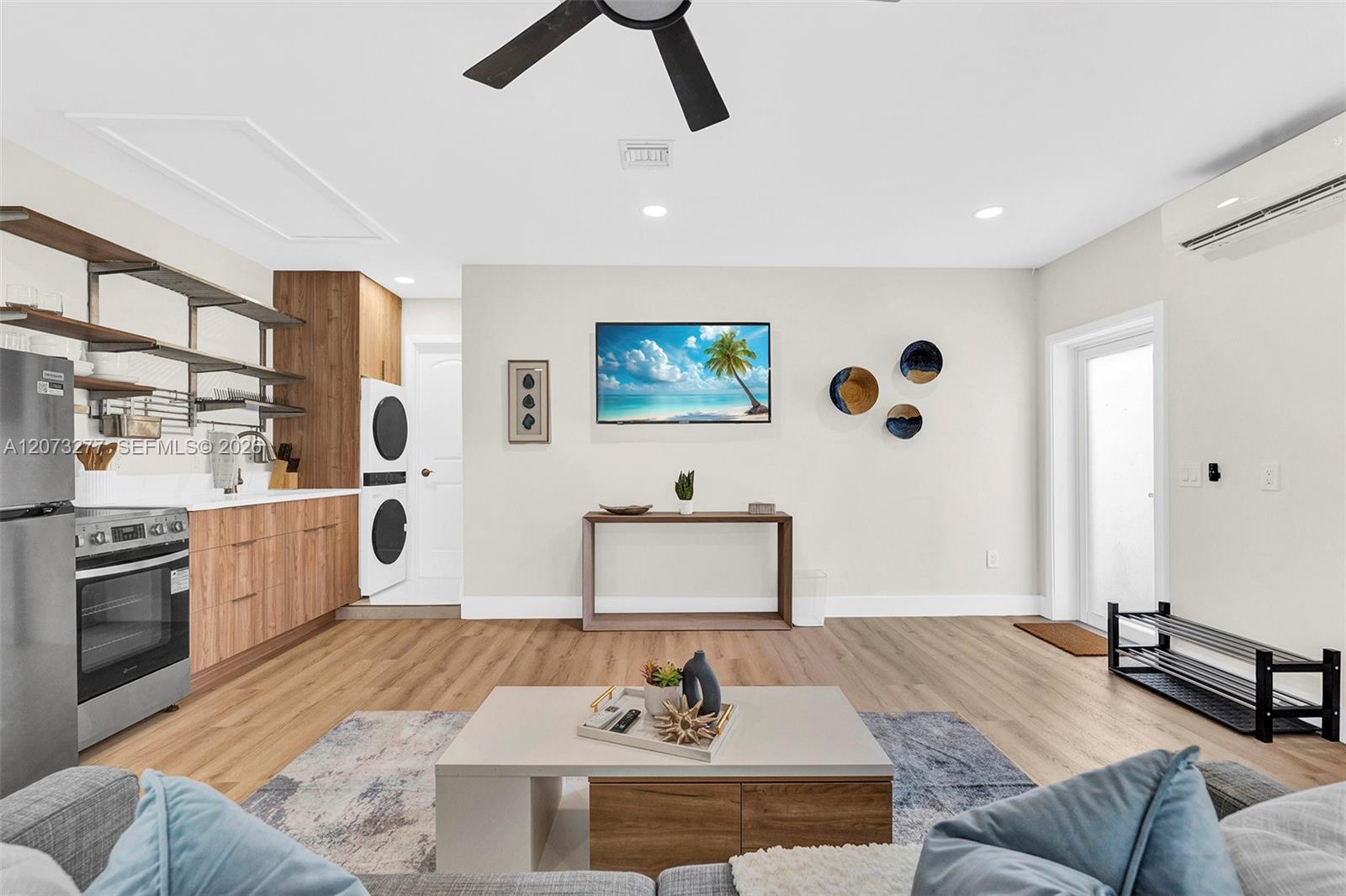 10430 Sunset Strip S Property Photo 5