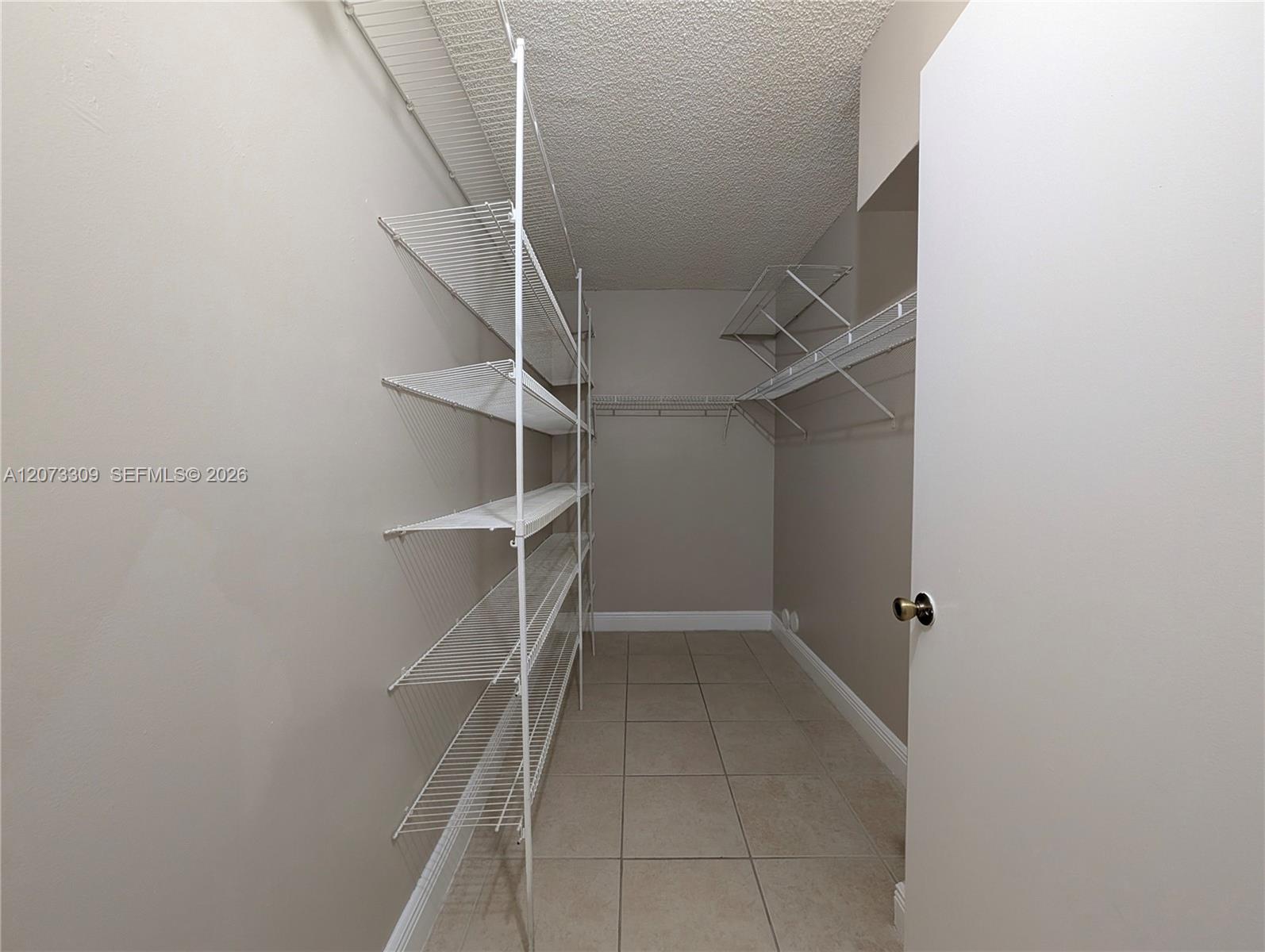 3690 N 56th Avenue 903 Property Photo 17