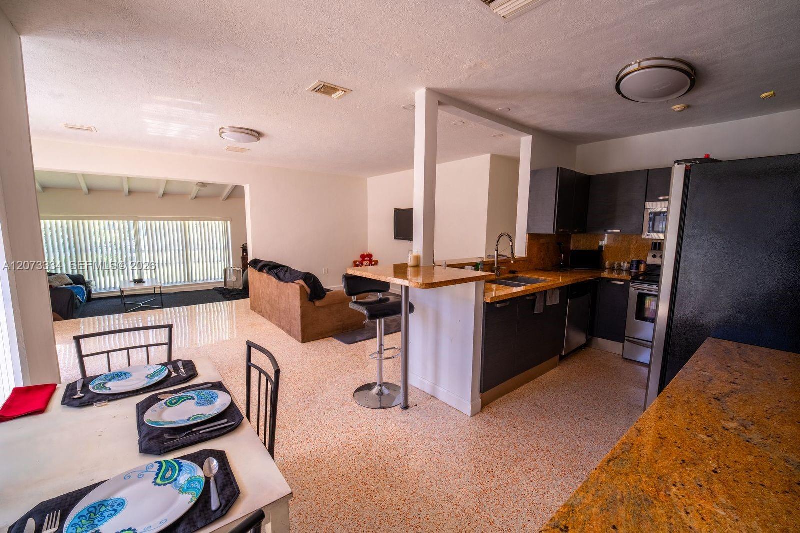 11600 Ne 6th Avenue Property Photo 5