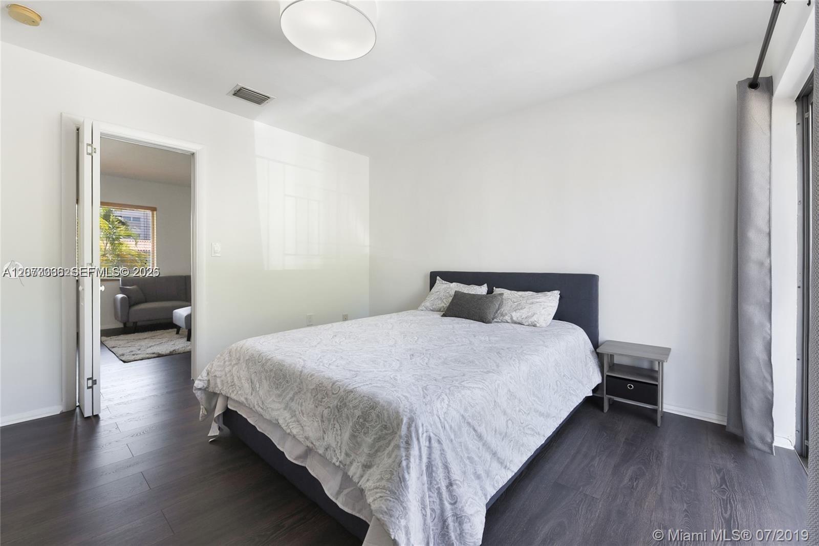 345 Michigan Avenue 17 Property Photo 5