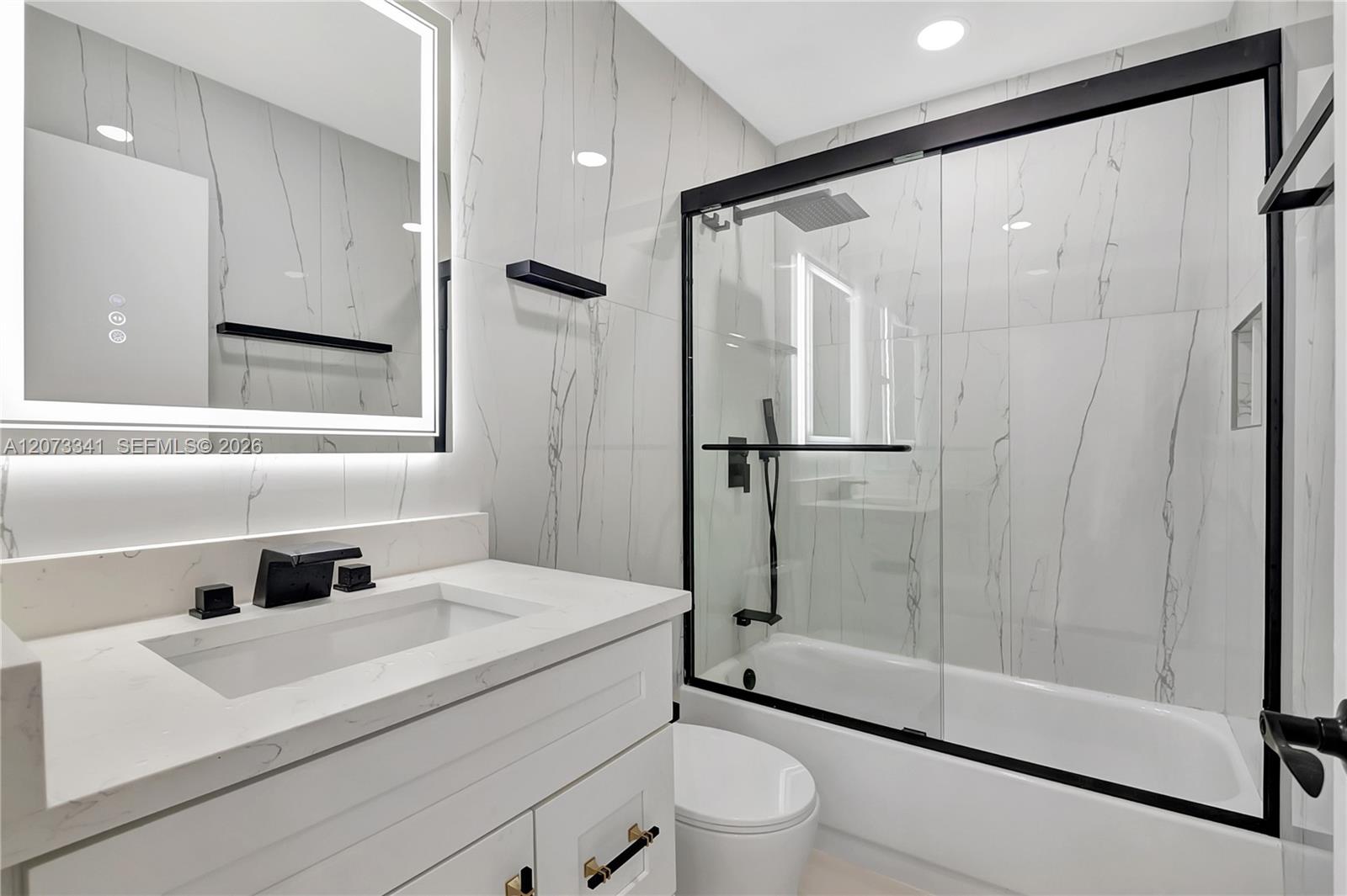 708 Normandy O 708 Property Photo 3