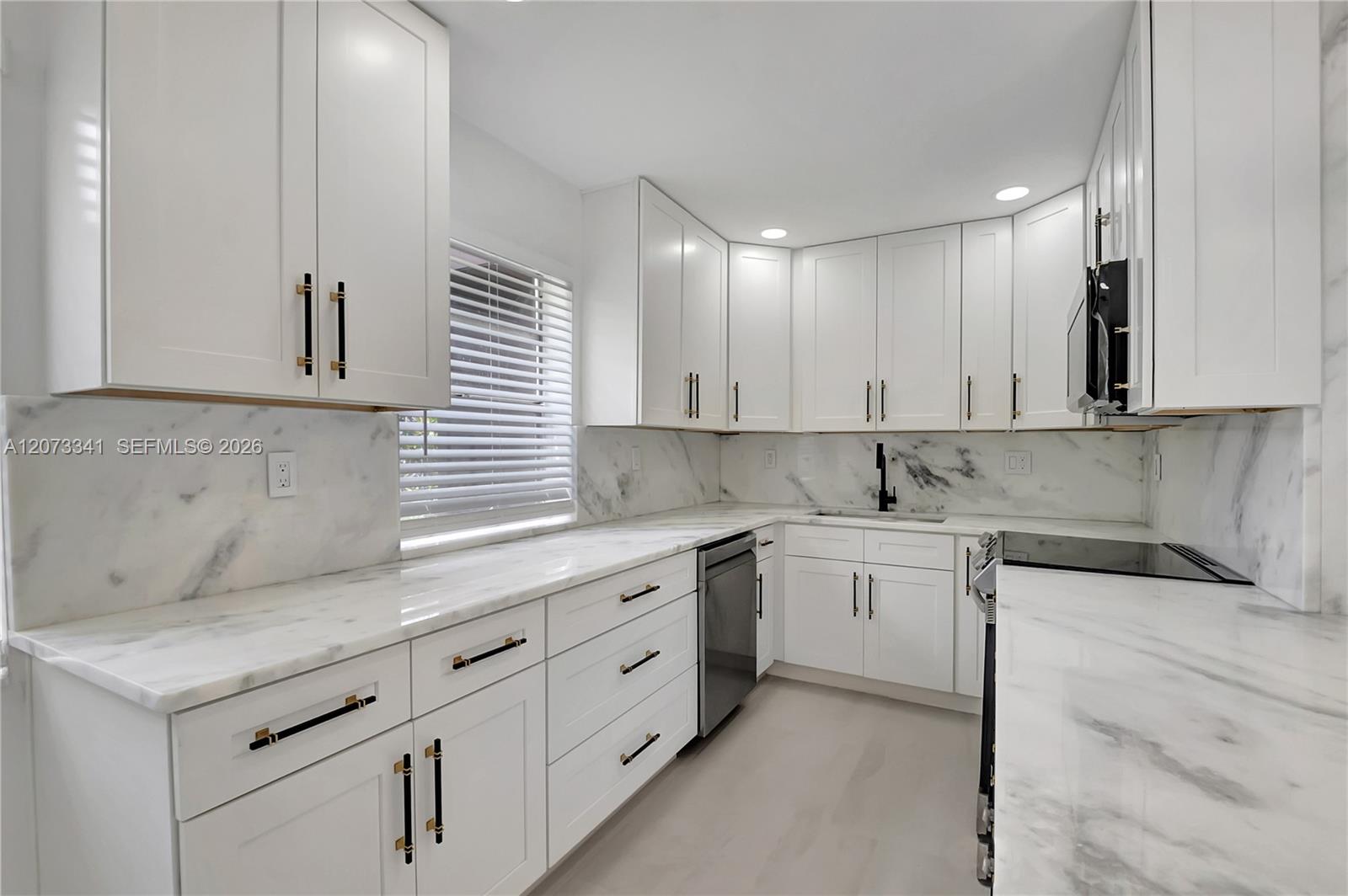 708 Normandy O 708 Property Photo 5