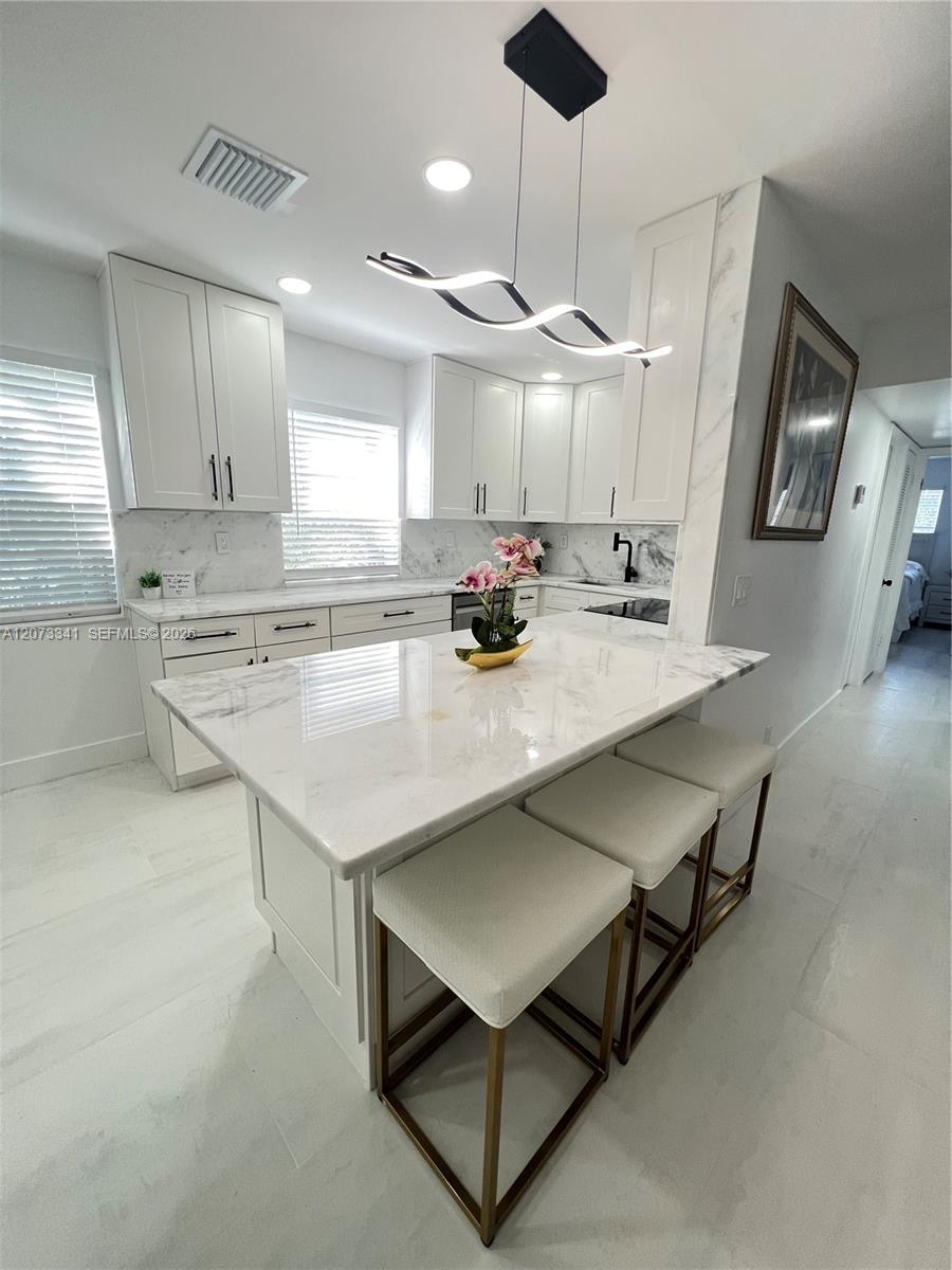 708 Normandy O 708 Property Photo 7