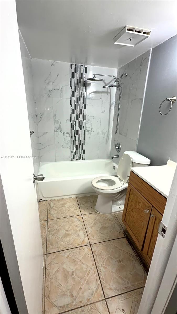 3470 Foxcroft Road 108 Property Photo 6