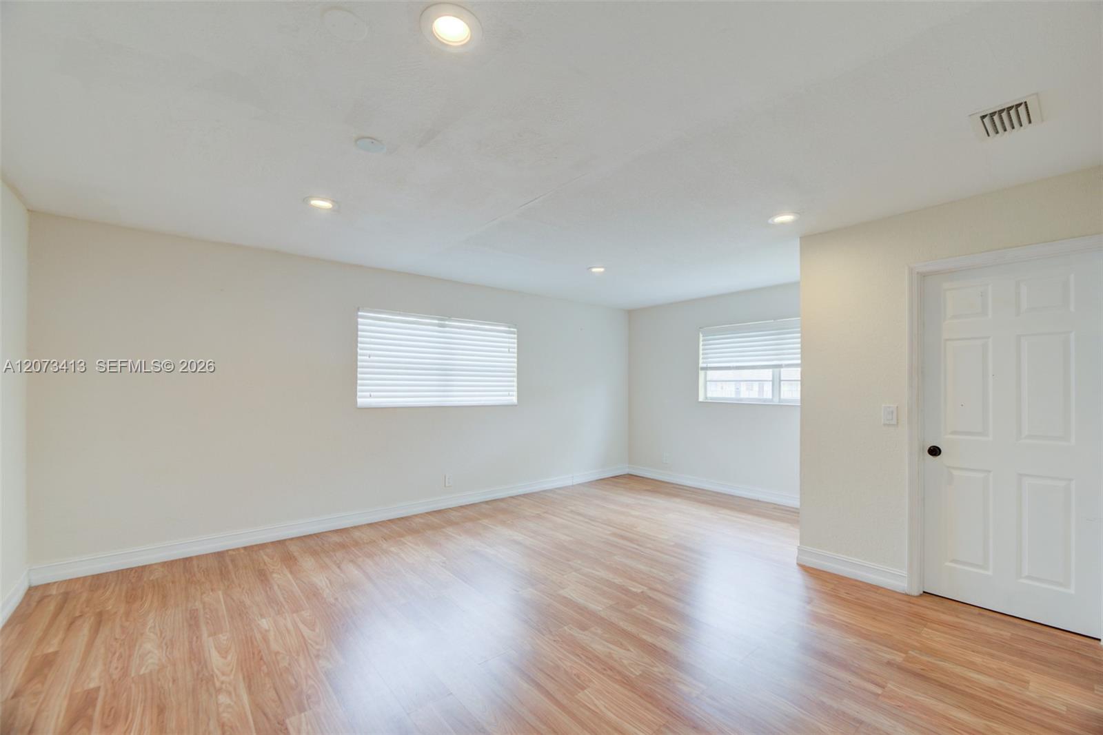 359 10th Street Property Photo 17