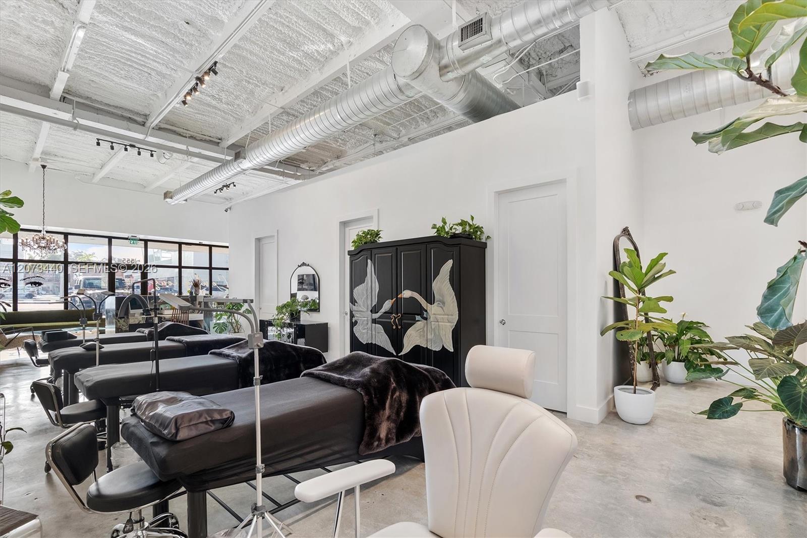 A12073440 Property Photo 21