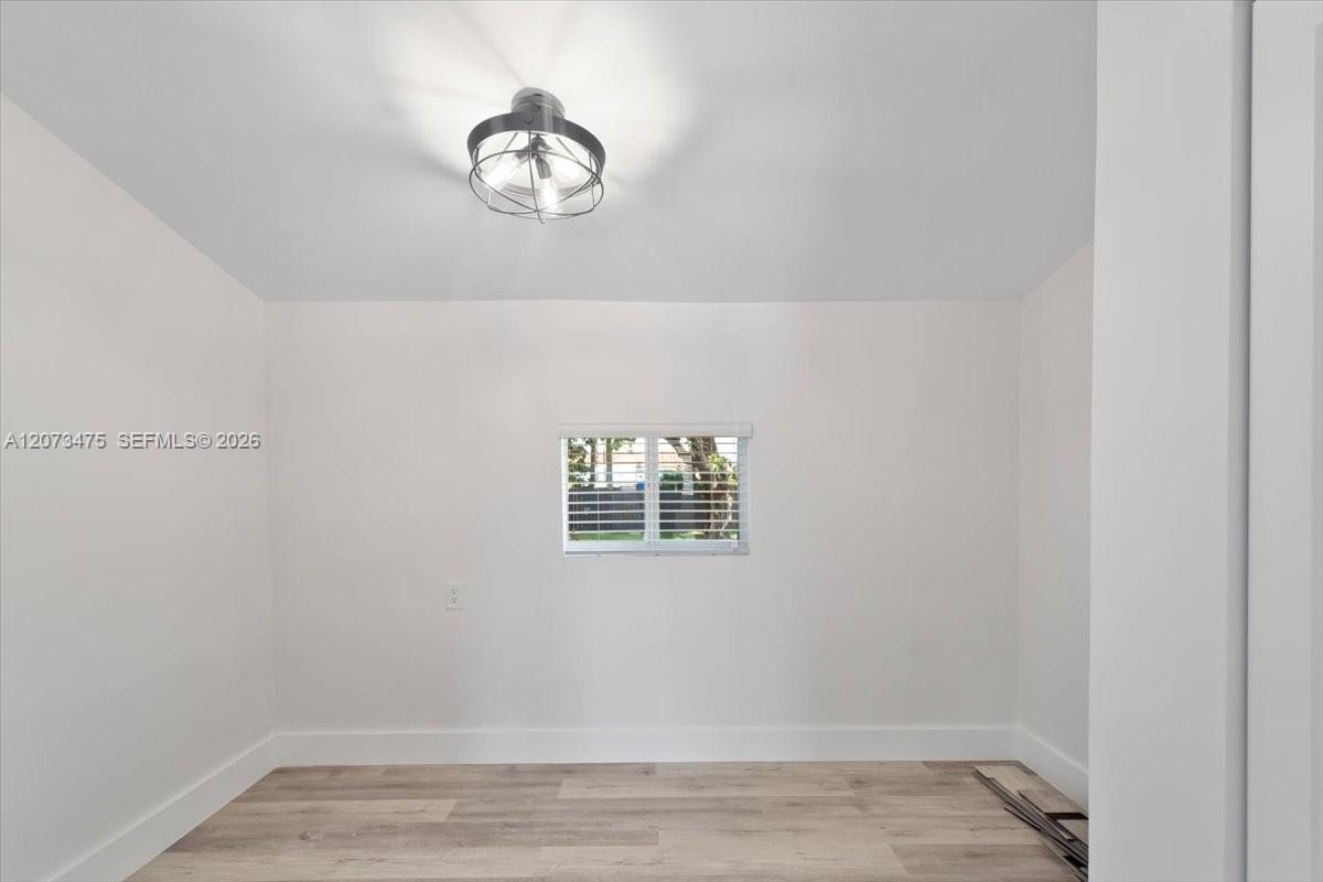 449 E 10th Street Property Photo 18