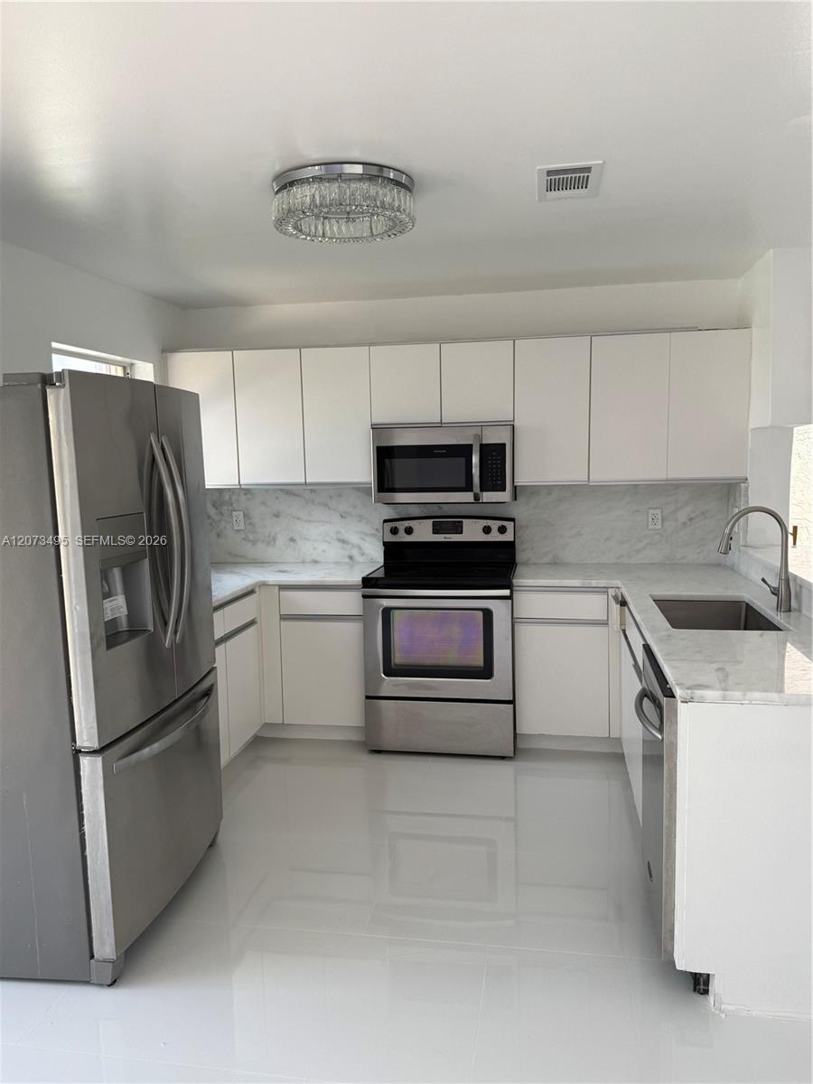 875 Nw 99th Avenue 0 Property Photo 6