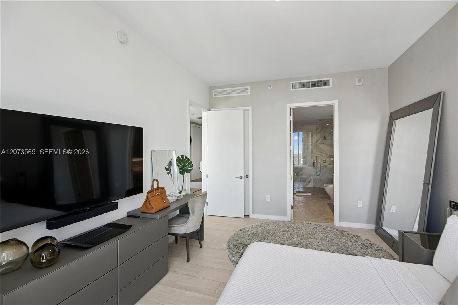 2831 S Bayshore Drive 1908 Property Photo 8