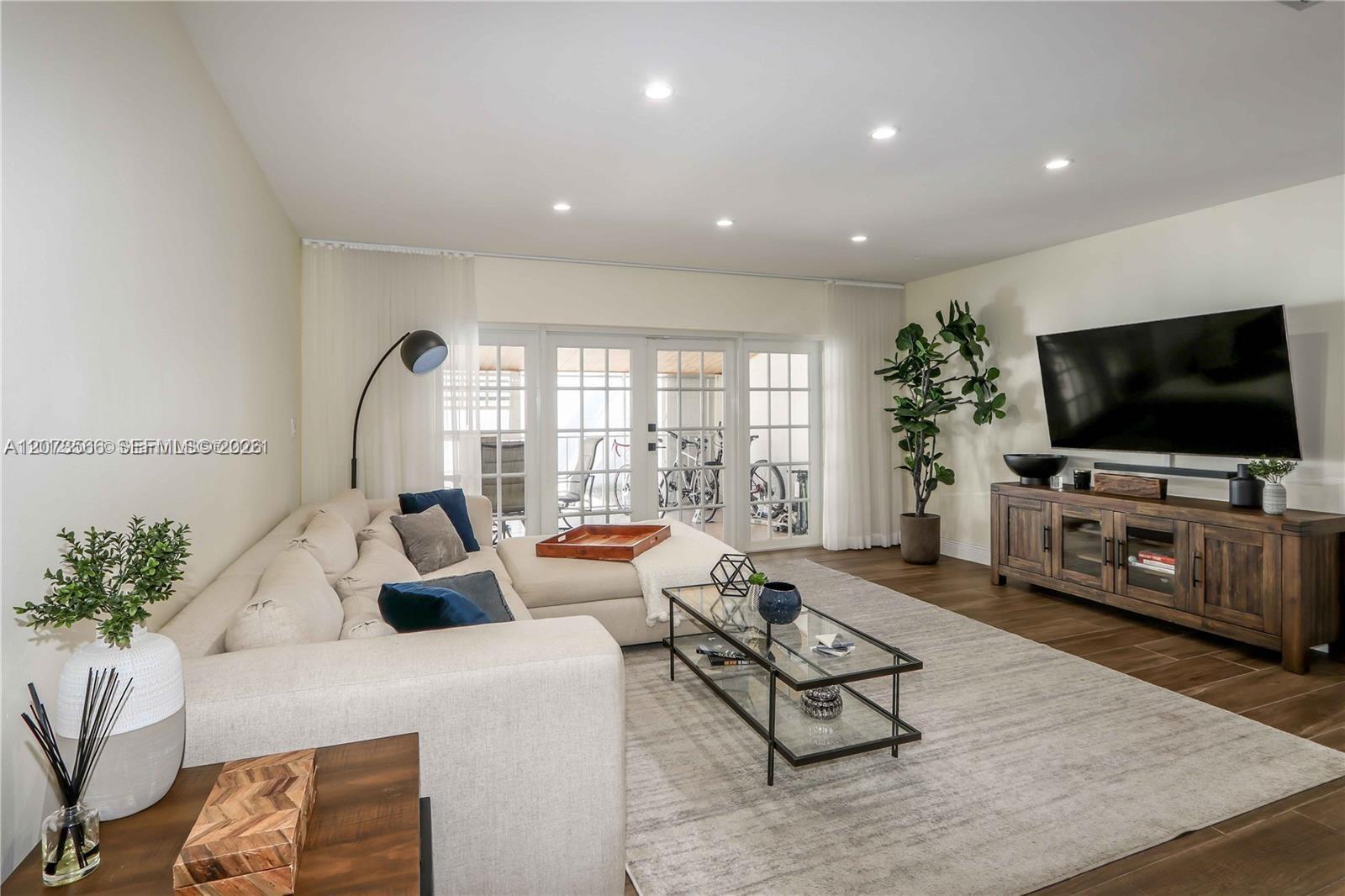 16509 Fox Den Court Property Photo 3