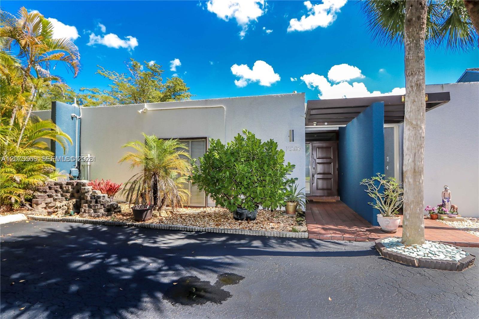 16509 Fox Den Court Property Photo 4