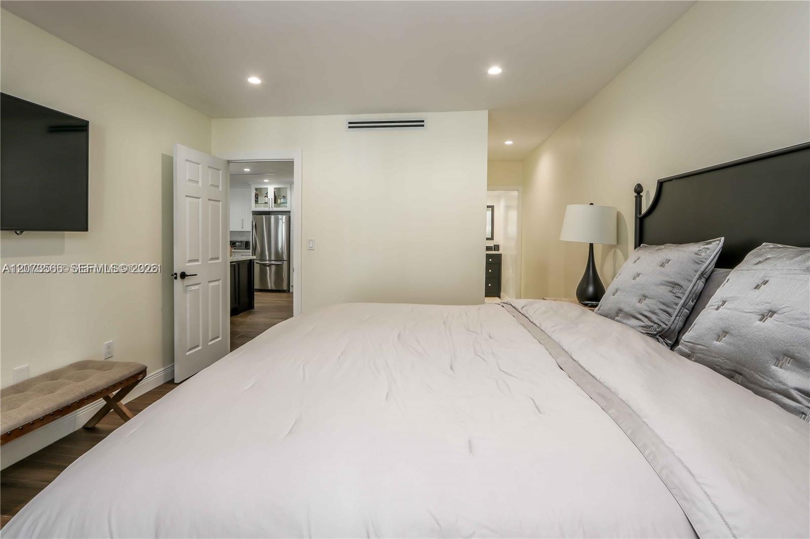16509 Fox Den Court Property Photo 12