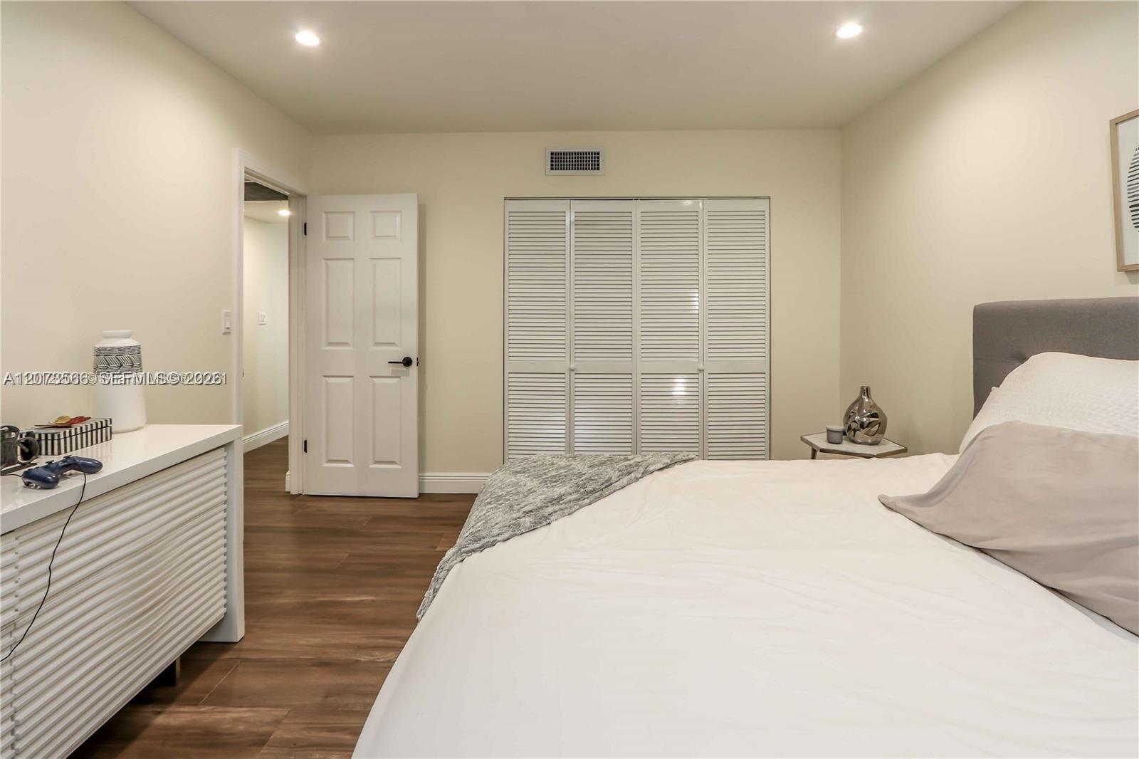 16509 Fox Den Court Property Photo 16