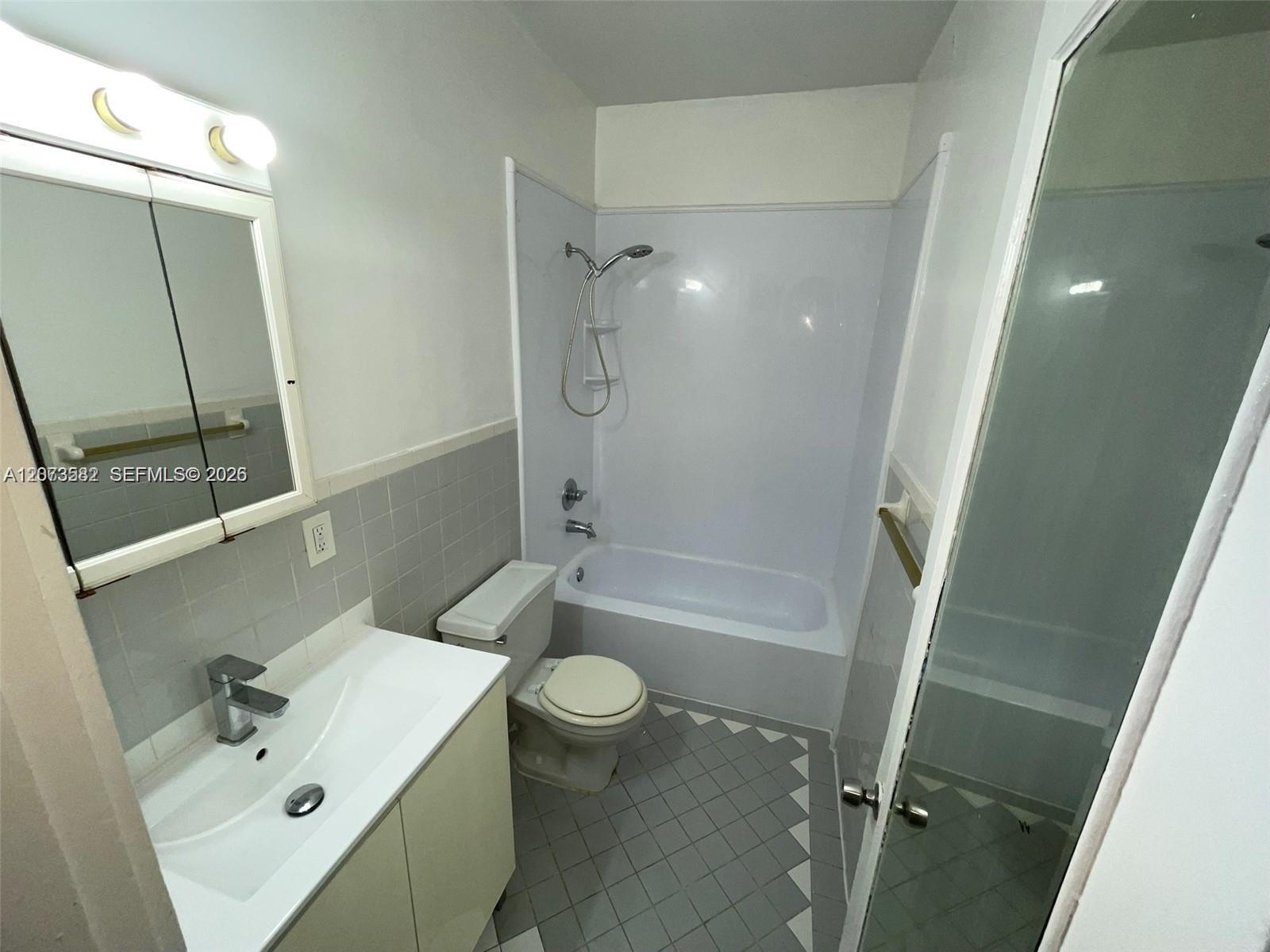536 14th Street 311 Property Photo 17