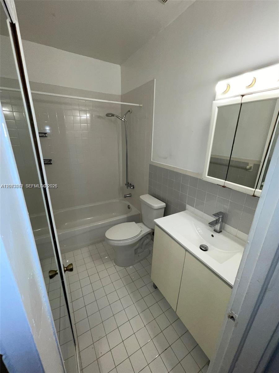 536 14th Street 311 Property Photo 18