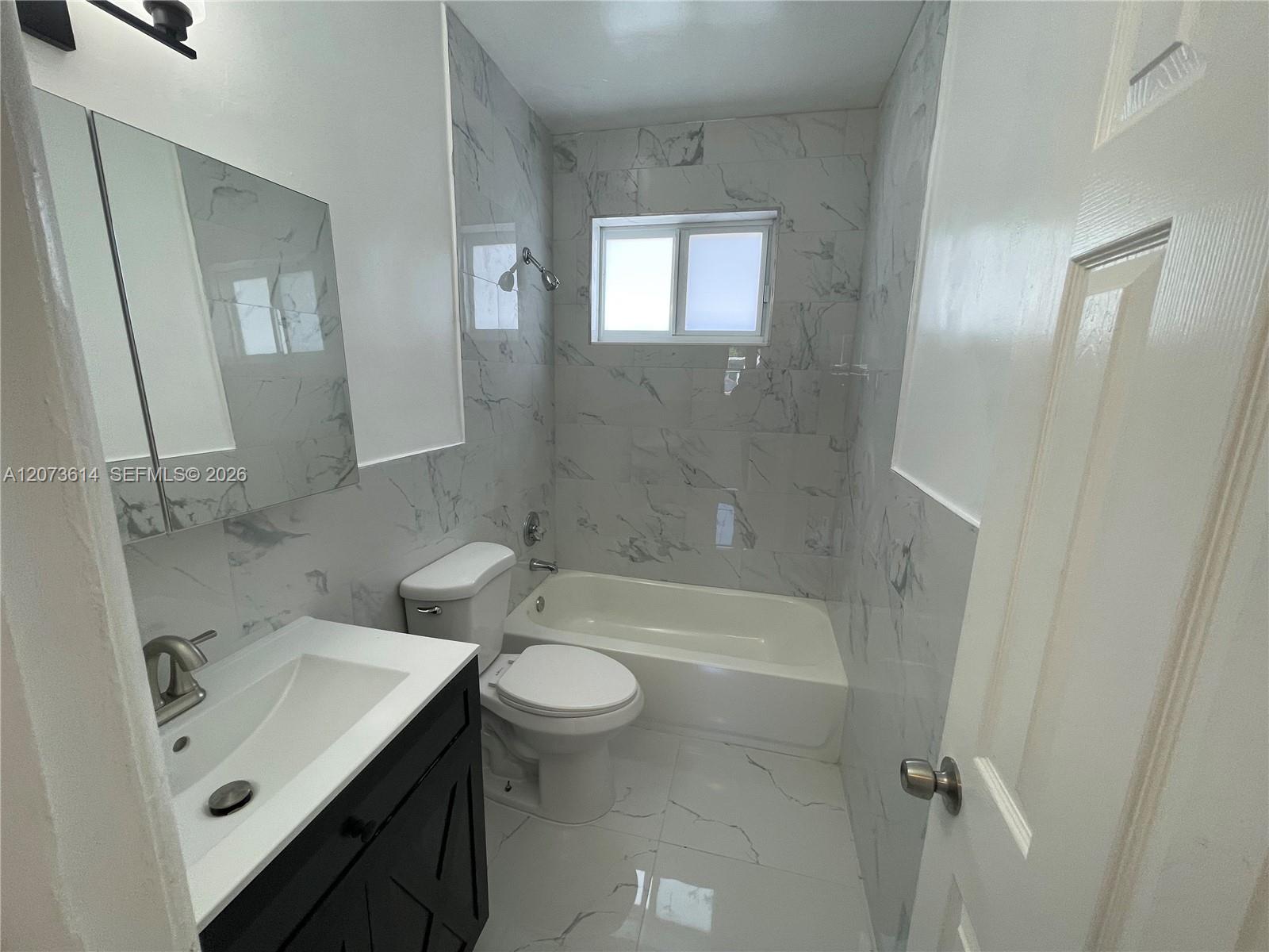 3731 Sw 32nd Avenue Property Photo 3