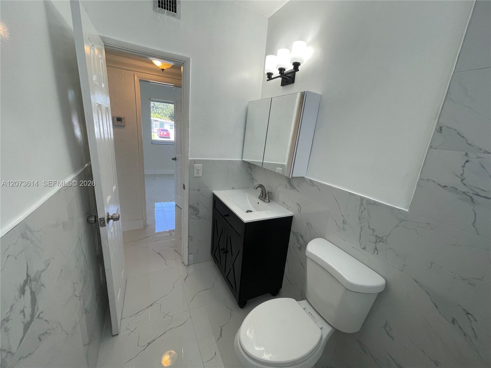 3731 Sw 32nd Avenue Property Photo 8