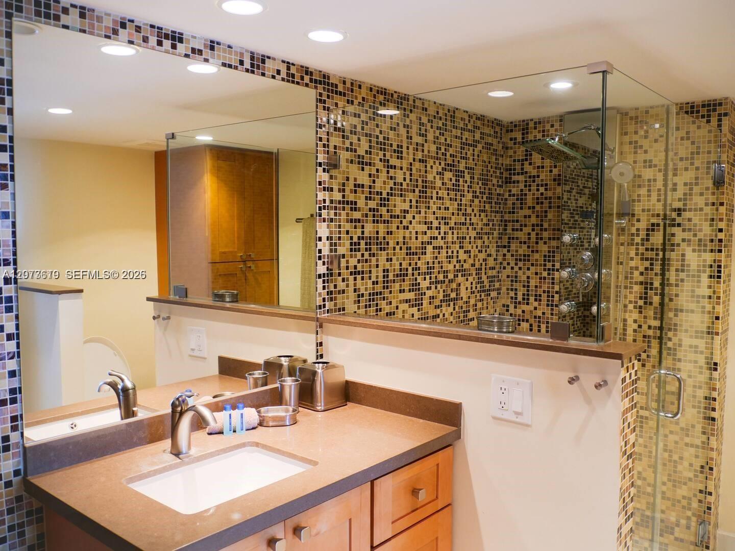1717 N Bayshore Drive A-3847 Property Photo 28