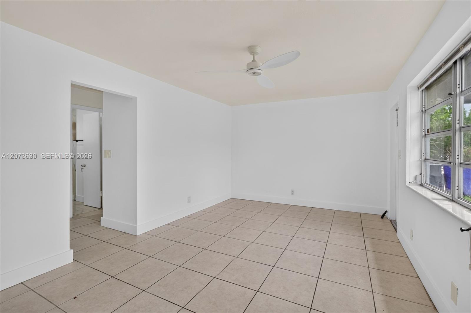 2115 N 17th Court 3 Property Photo 5