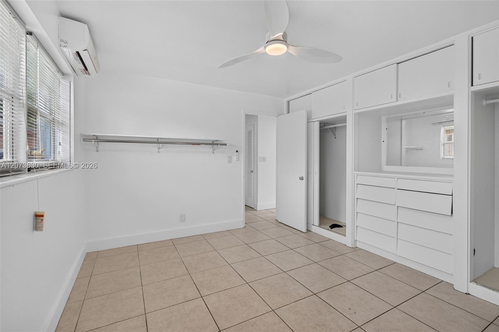 2115 N 17th Court 3 Property Photo 13