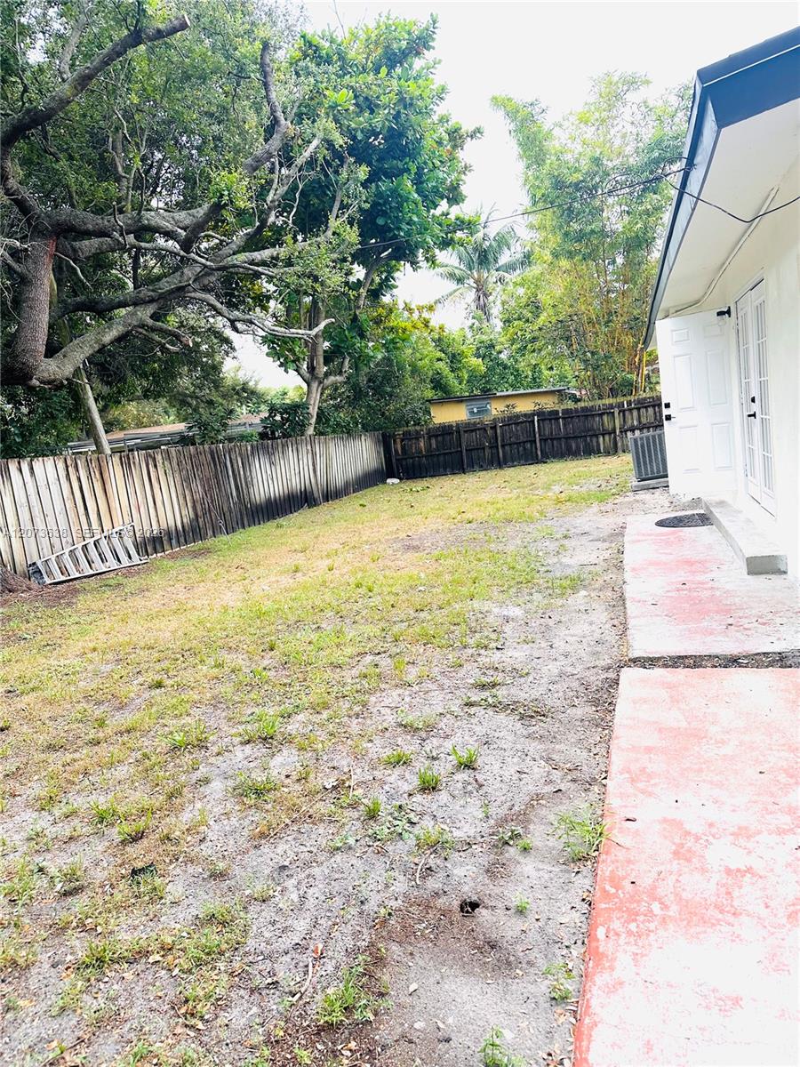 17521 Ne 4th Avenue Property Photo 11