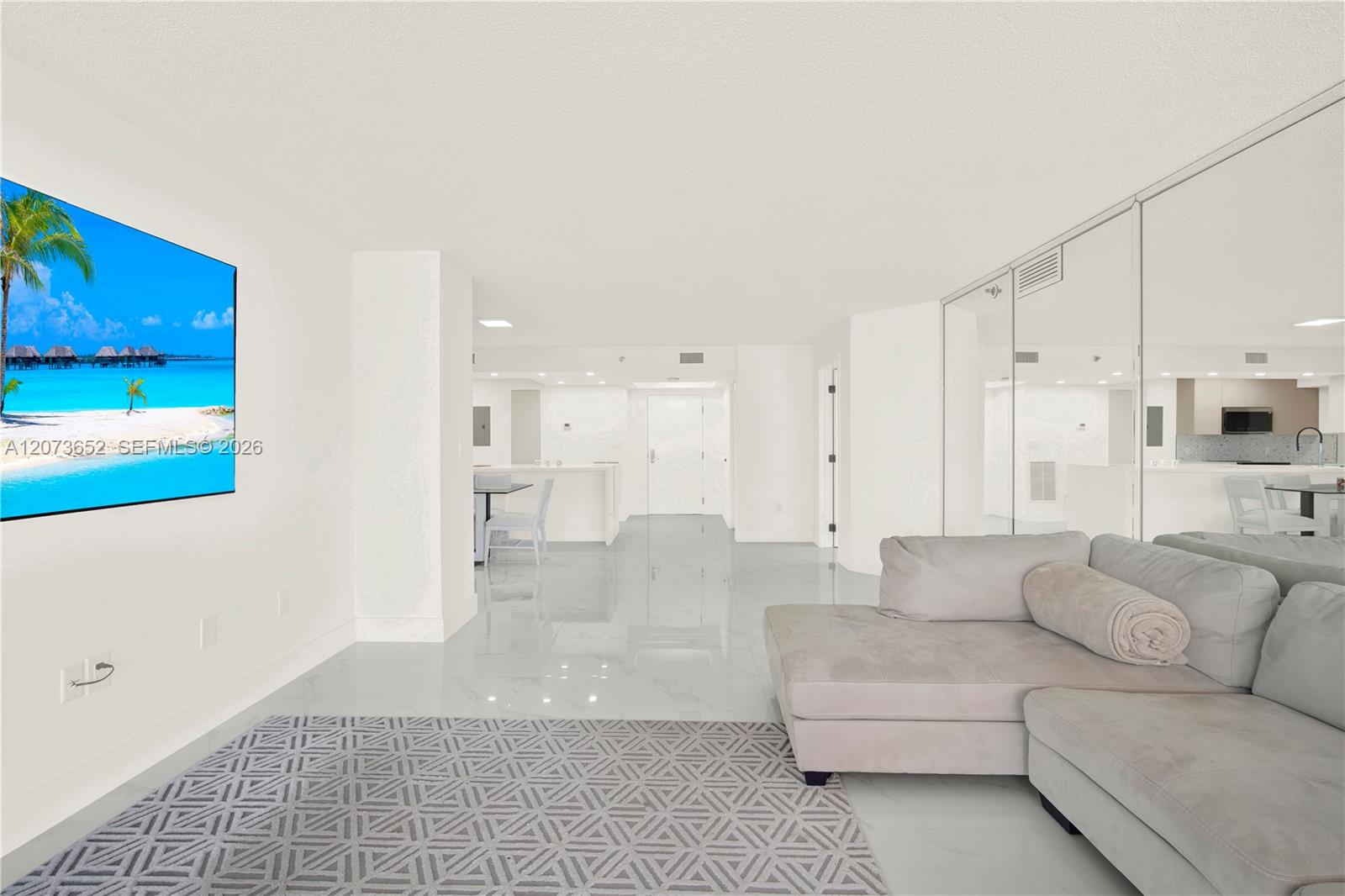 5757 Collins Avenue 507 Property Photo 4