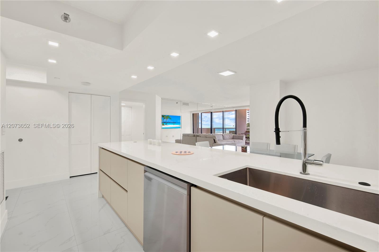 5757 Collins Avenue 507 Property Photo 9